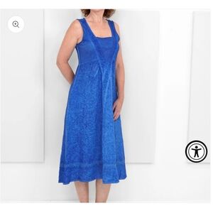 Carre Noir 100% linen dress.